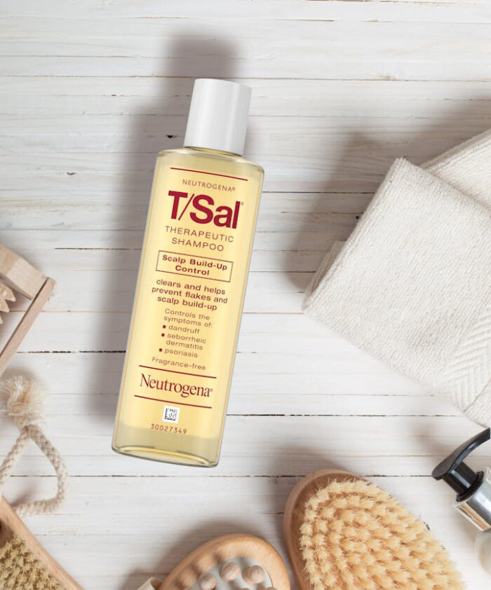 Neutrogena T/Sal Therapeutic Shampoo-Scalp Build-Up Control – 133ml - Image 2